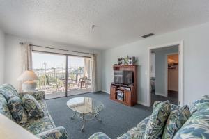 Gallery image of 204 Beach Place Condos in St Pete Beach