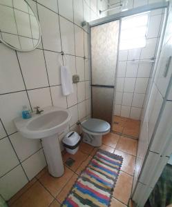 A bathroom at Pousada São Marcos