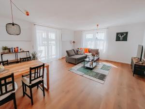Posezení v ubytování W4-Rooms EIN ZUHAUSE IM WALDVIERTEL