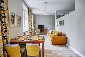 Posedenie v ubytovaní Żółty Apartament DE LUX dla 2 osób Chorzów Katowice