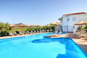 Bazén v ubytování Elounda Krini Hotel nebo v jeho okolí