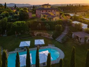 an aerial view of a estate with a swimming pool at Il Casale Del Marchese in Bettolle