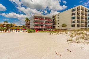 Imagen de la galería de 205 Crimson Condos, en St Pete Beach