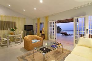 Gallery image of Days At Sea Beach Lodge in Trafalgar