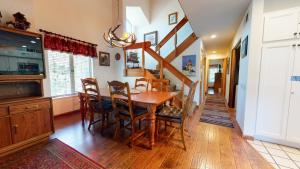 Η κουζίνα ή μικρή κουζίνα στο Snowcreek 638 Apartment