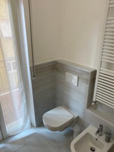 Kúpeľňa v ubytovaní Stadio 1 - Appartamenti monolocali con bagno privato Verona