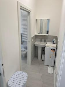 Kúpeľňa v ubytovaní Stadio 1 - Appartamenti monolocali con bagno privato Verona