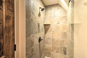 Ένα μπάνιο στο Hike, Fish and Relax Rural Craftsman in Glenville! +35 φωτογραφίες