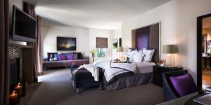 En eller flere senge i et værelse på Sunset Marquis Hotel + 79 billeder