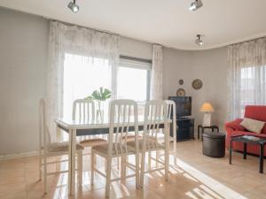 Zona de comedor en el apartamento