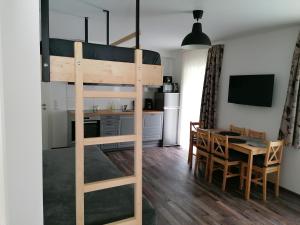 Kuchyňa alebo kuchynka v ubytovaní Fischer Ferienhaus