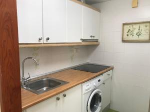 Kuchyňa alebo kuchynka v ubytovaní Vivienda Vacacional Delia Castillo 5A