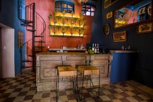 A área de bar ou lounge em Selina San Miguel de Allende