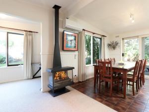 Gallery image of Back Beach Hideaway in Blairgowrie