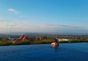 Piscina di MaxOneHotels at Bukit Jimbaran o nelle vicinanze
