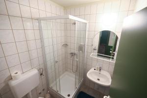 Bathroom sa Kisfaludy Vendégház -Sümeg-