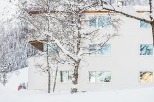 Hotel Lün durante el invierno