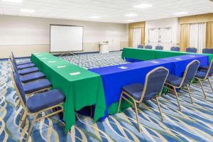 Zona business o sala de conferencias en Wyndham Garden San Diego