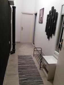 Mynd úr myndasafni af Bianco nero appartamento í Niš