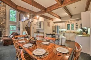 3-Story Home in Wintergreen Resort Deck and Hot Tub