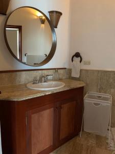 חדר רחצה ב-2 Bedrooms 3 Bath apt. @ La Marina, Casa De Campo