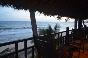 vista sull'oceano da un ristorante sulla spiaggia di Rang Garden Beach Side a Mui Ne