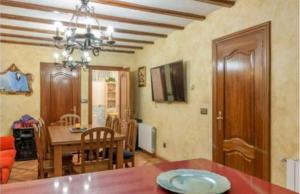 TV a/nebo společenská místnost v ubytování Alojamientos Marte habitacion con baño