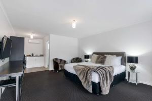 Comfort Inn Flinders on Main客房内的一张或多张床位