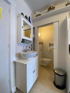 Kylpyhuone majoituspaikassa Mevira Appartement