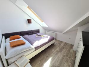 Łóżko lub łóżka w pokoju w obiekcie Lux Apartment Modern