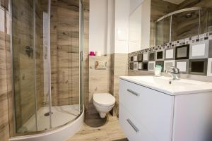 Kúpeľňa v ubytovaní Hostel Północna 61 + 37 fotografií