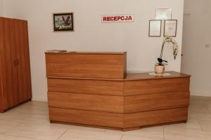 Ο χώρος του λόμπι ή της ρεσεψιόν στο Motel Łasuch