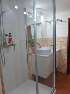 Koupelna v ubytování Movie Star Apartment with garden + 37 fotografií