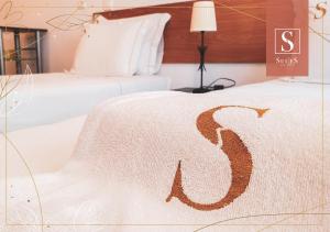 Gallery image of Yellow Suites in Cascais