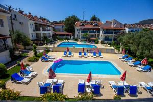 Bazén v ubytování Tayfun Apart Hotel nebo v jeho okolí