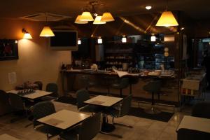 Ресторан / й інші заклади харчування у Shingu Central Hotel