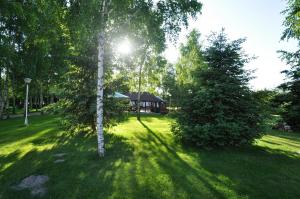 Vonkajšia záhrada v ubytovaní Hotel Chabrowy Dworek