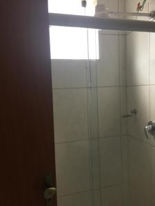 
A bathroom at Hotel Estrela Dalva

