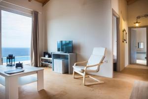 Μια τηλεόραση ή/και κέντρο ψυχαγωγίας στο Villa Dioni