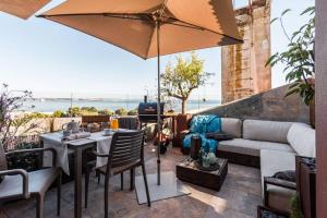 Imagen de la galería de THE miniPENTHOUSE terrace & SPA, en Paço de Arcos