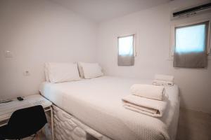 Gallery image of Esmeralda Apartments in Apollonia +47 photos