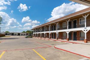 Gallery image of Countryside Inn in Kaufman