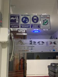 A-Hope Suite Hotel的证书、奖牌、标识或其他文件