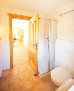 Kúpeľňa v ubytovaní Alpchalet Tirol + 37 fotografií