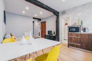 Kuchyň nebo kuchyňský kout v ubytování Ibaizabal apartment by People Rentals + 15 fotografií