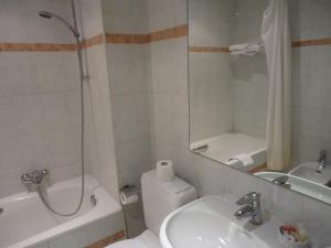 Koupelna v ubytování Résidence-Hotel Le Quinze Grand Place Brussels