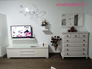 TV a/nebo společenská místnost v ubytování Marbella apartamentos Good View