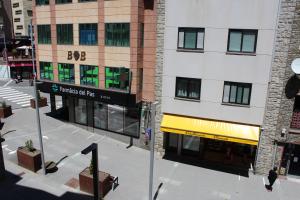 a view of a city street with a building at Hotel Cims Pas de La Casa in Pas de la Casa