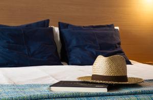 Posteľ alebo postele v izbe v ubytovaní Villa Punta Negra HEATED POOL tenerifesummervillas