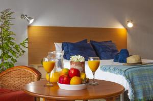 Posteľ alebo postele v izbe v ubytovaní Villa Punta Negra HEATED POOL tenerifesummervillas